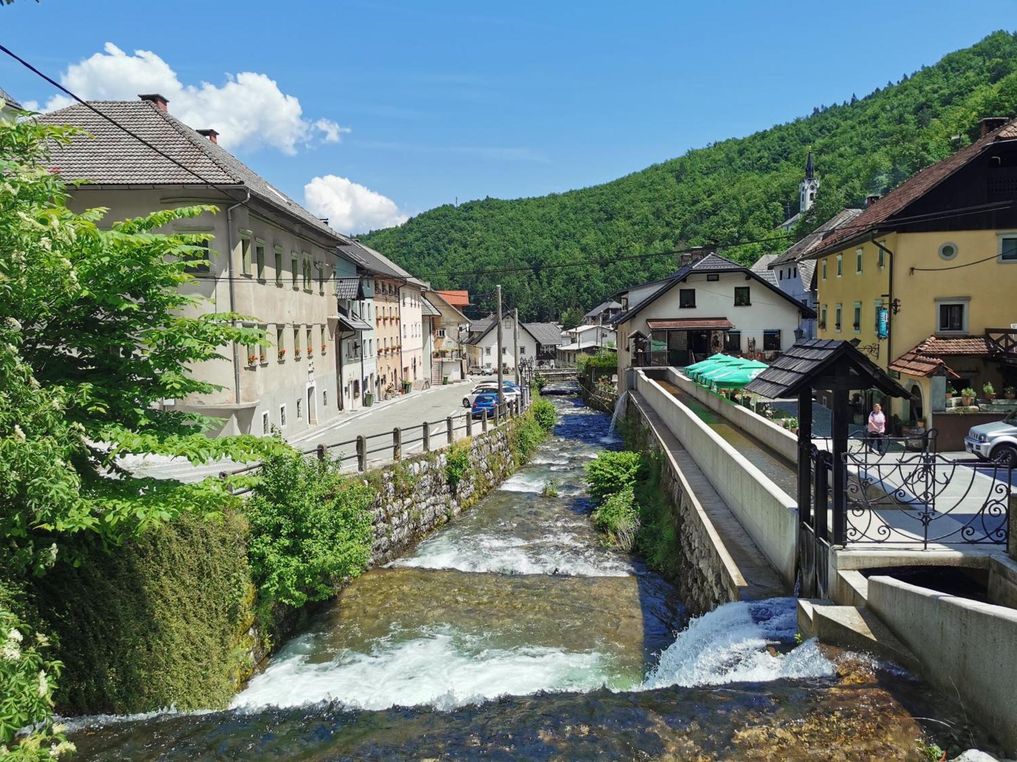 Bajta Kroparica Exterior foto